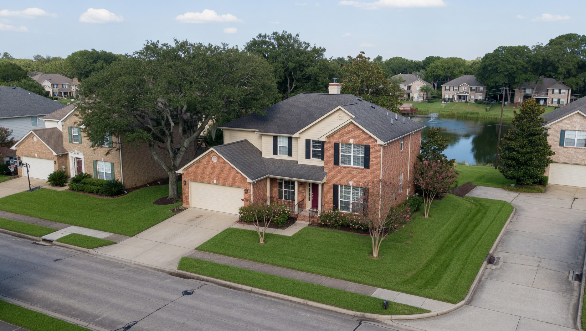 Established homes in New Territory Sugar Land Texas eligible for buyer commission cash back