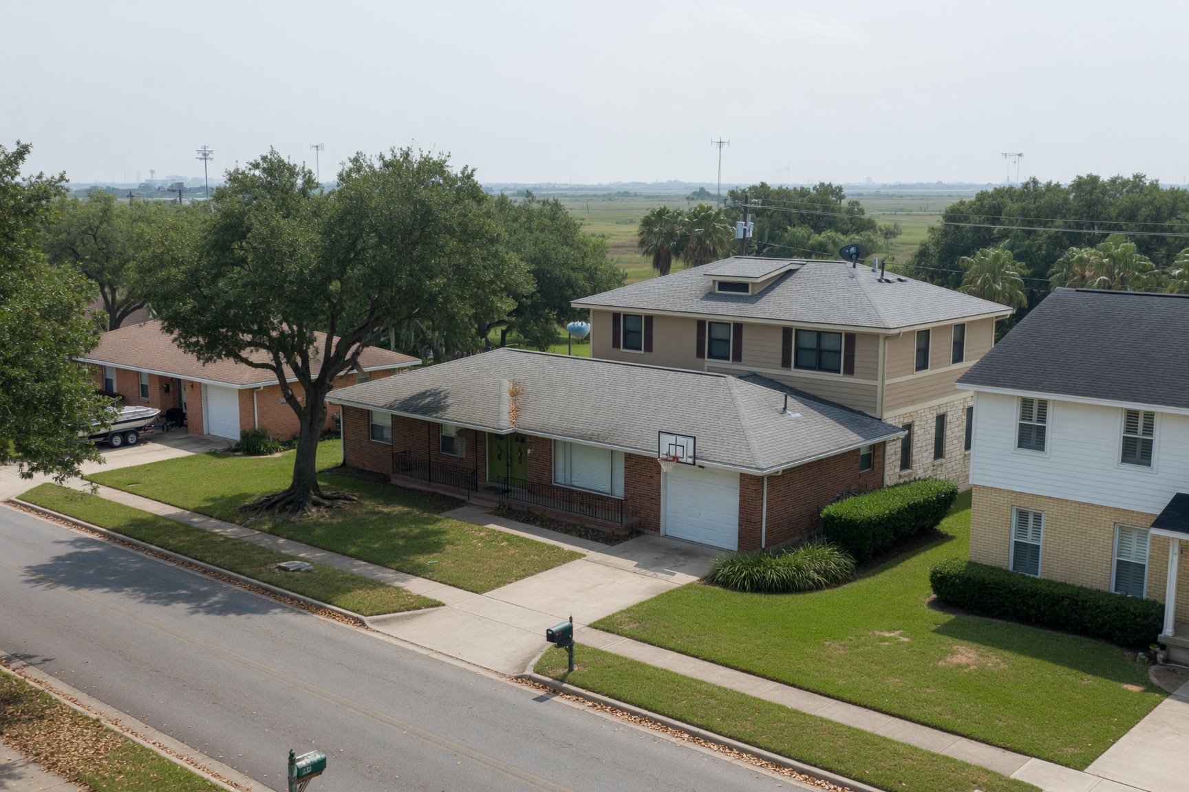 Residential homes in Clear Lake Houston Texas where buyers save with commission rebates