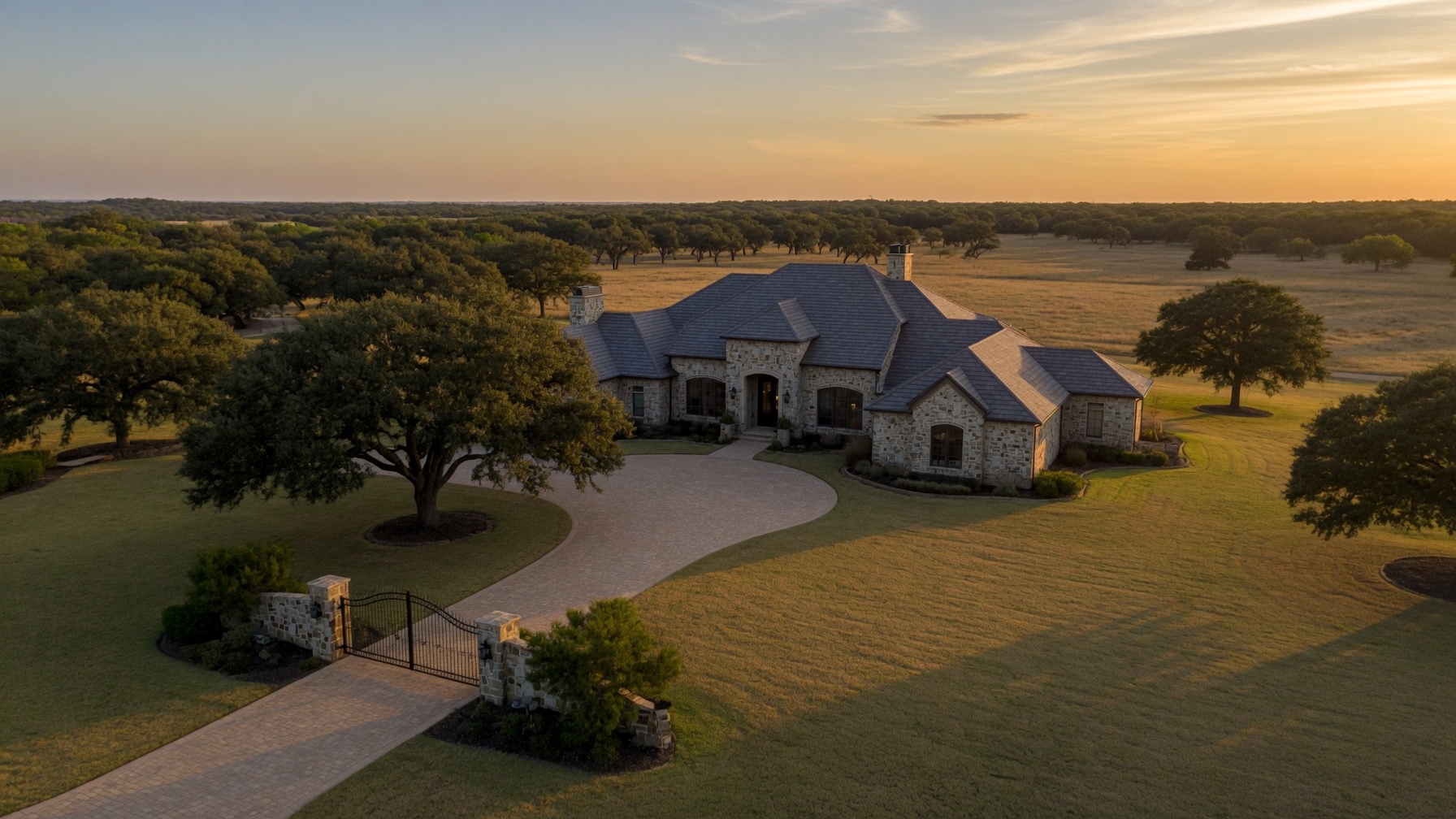 Luxury homes in Lucas Allen Texas where buyers earn a 2.5 percent commission rebate